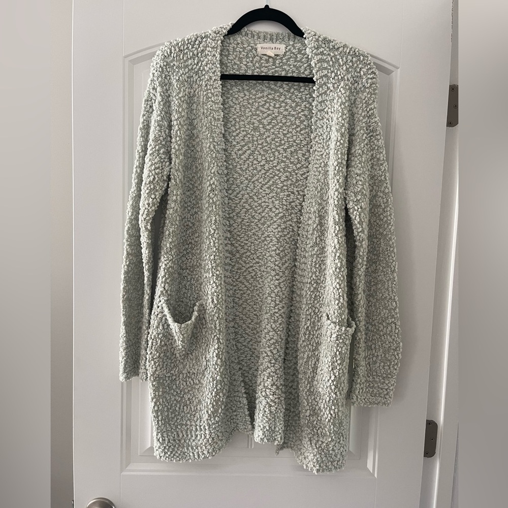 Vanilla Bay Popcorn Cardigan// size small// light mint green